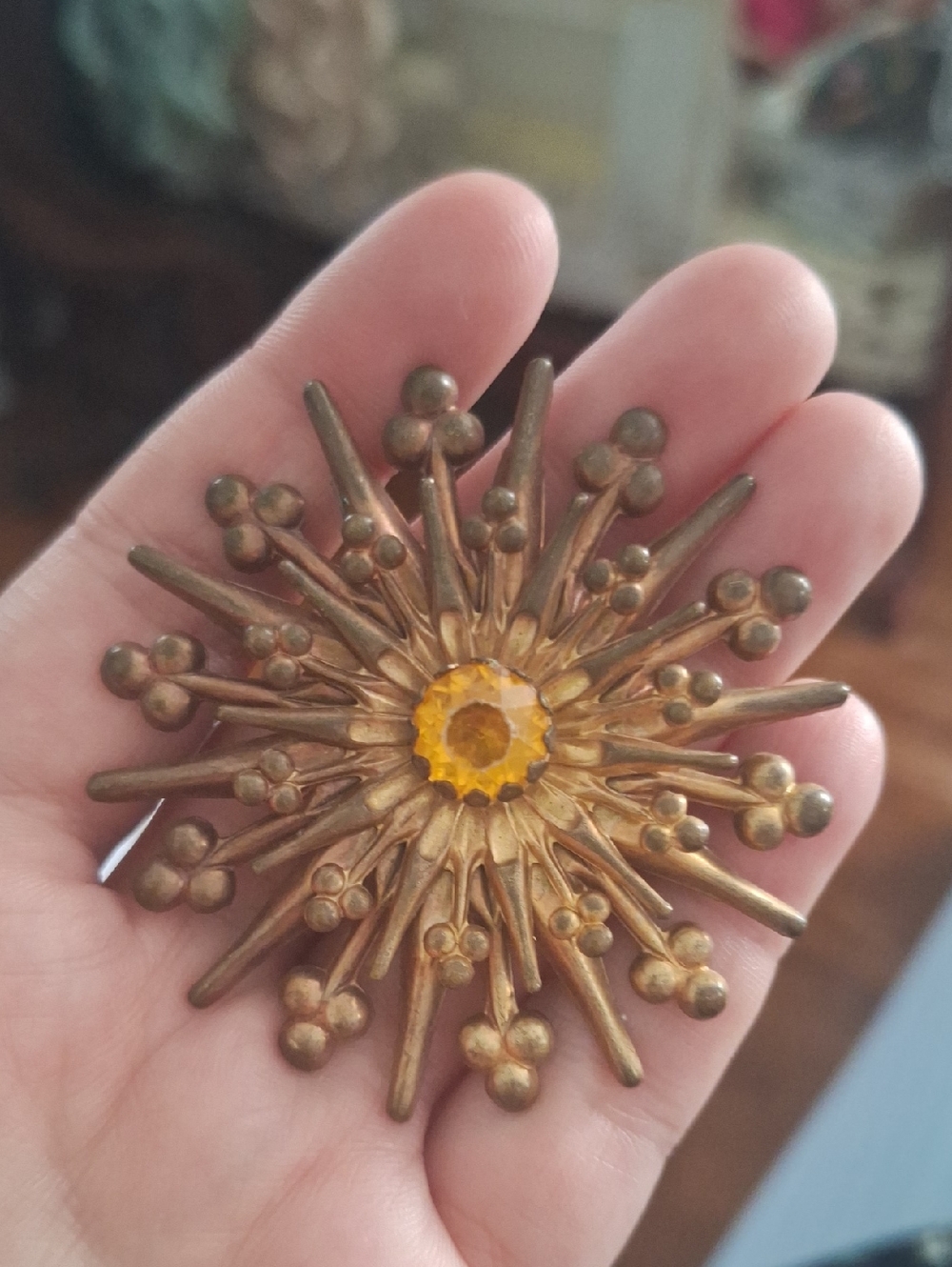 Lightweught Sunburst Starburst Brooch